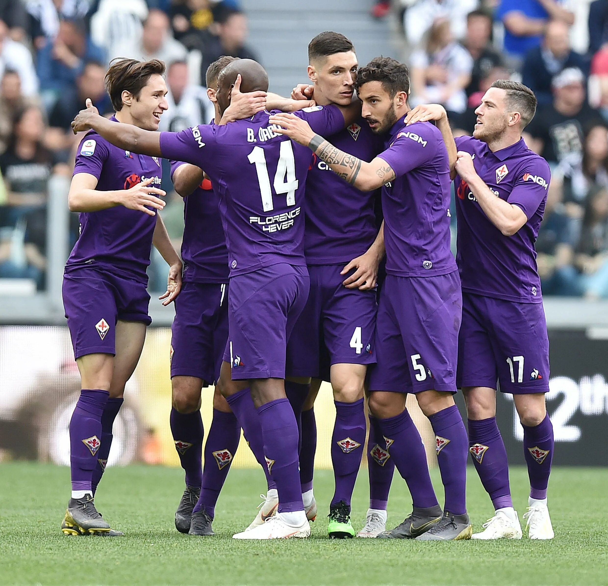 В 1999 итальянский футбольный клуб фиорентина. Fiorentina fc. prsde fiorentina. монтоливо риккардо фиорентина. игроки фиорентины 2025.