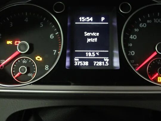 Service jetzt. Service jetzt что означает на volkswagen. Service jetzt. Service jetzt. На приборке вместо пробега скорость в милях как убрать пассат б6.