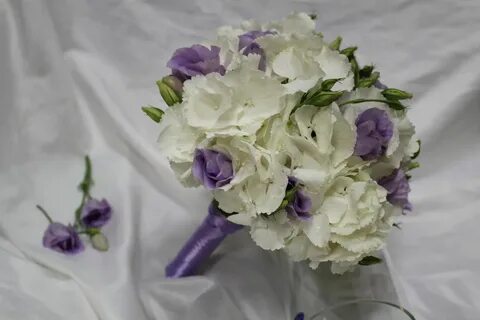 Букет невесты из эустомы