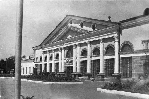 ЖД станция Сальск. Станция Сальск железная дорога. Старый вокзал город Сальск. Станция торговая Сальск.