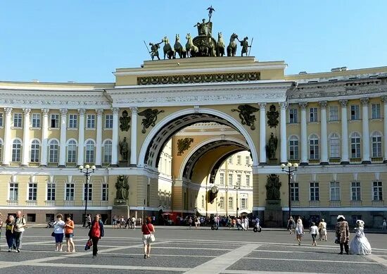 Дворцовая площадь 2025. Дворцовая площадь музей. дворцовая площадь дом 4. шаньков дворцовая площадь. дворцовая площадь рим.