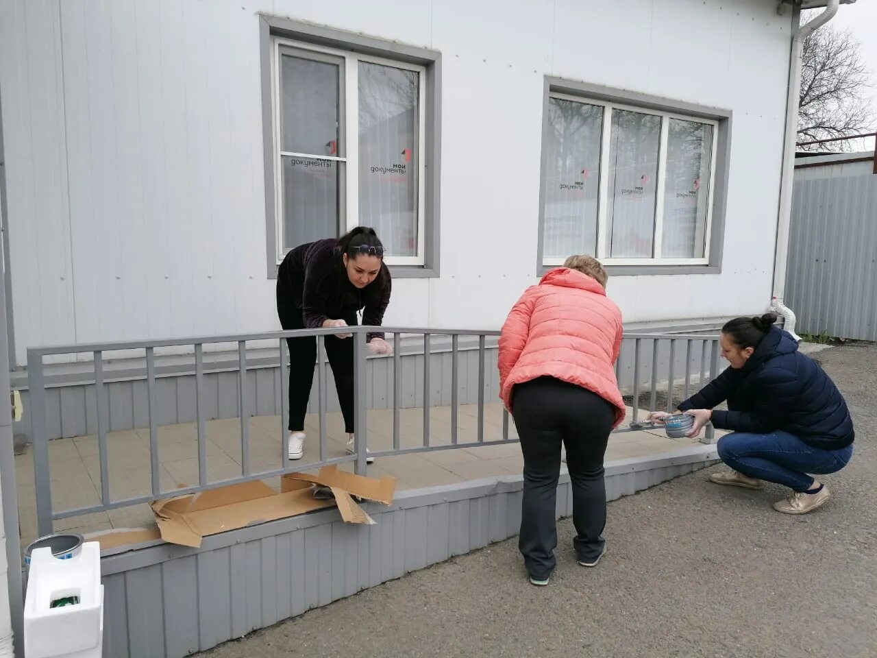 МФЦ Октябрьского района. Сотрудник МФЦ. МФЦ Октябрьский Люберецкий район. МФЦ Октябрьского района Оренбургской области.