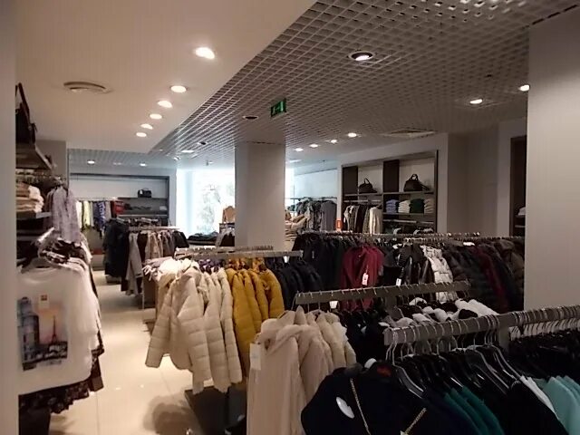 Зола магазин одежды. Zolla тамбов. Магазин zolla. Филиал магазин золло на калининграде. Самый большой магазин золла в москве.