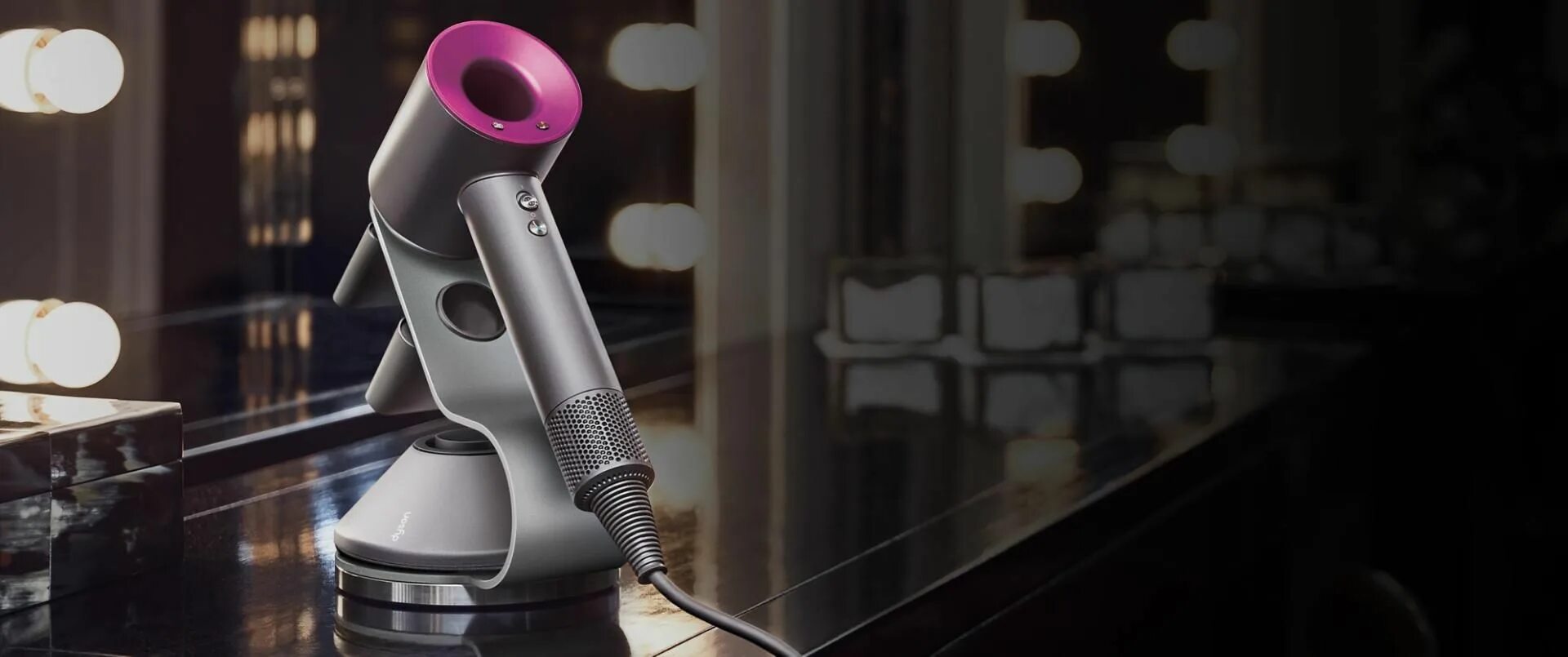 Dyson казань. Dyson store. Пылесос дайсон v8 animal plus. Dyson v7 motorhead. Dyson dc52 allergy parquet.