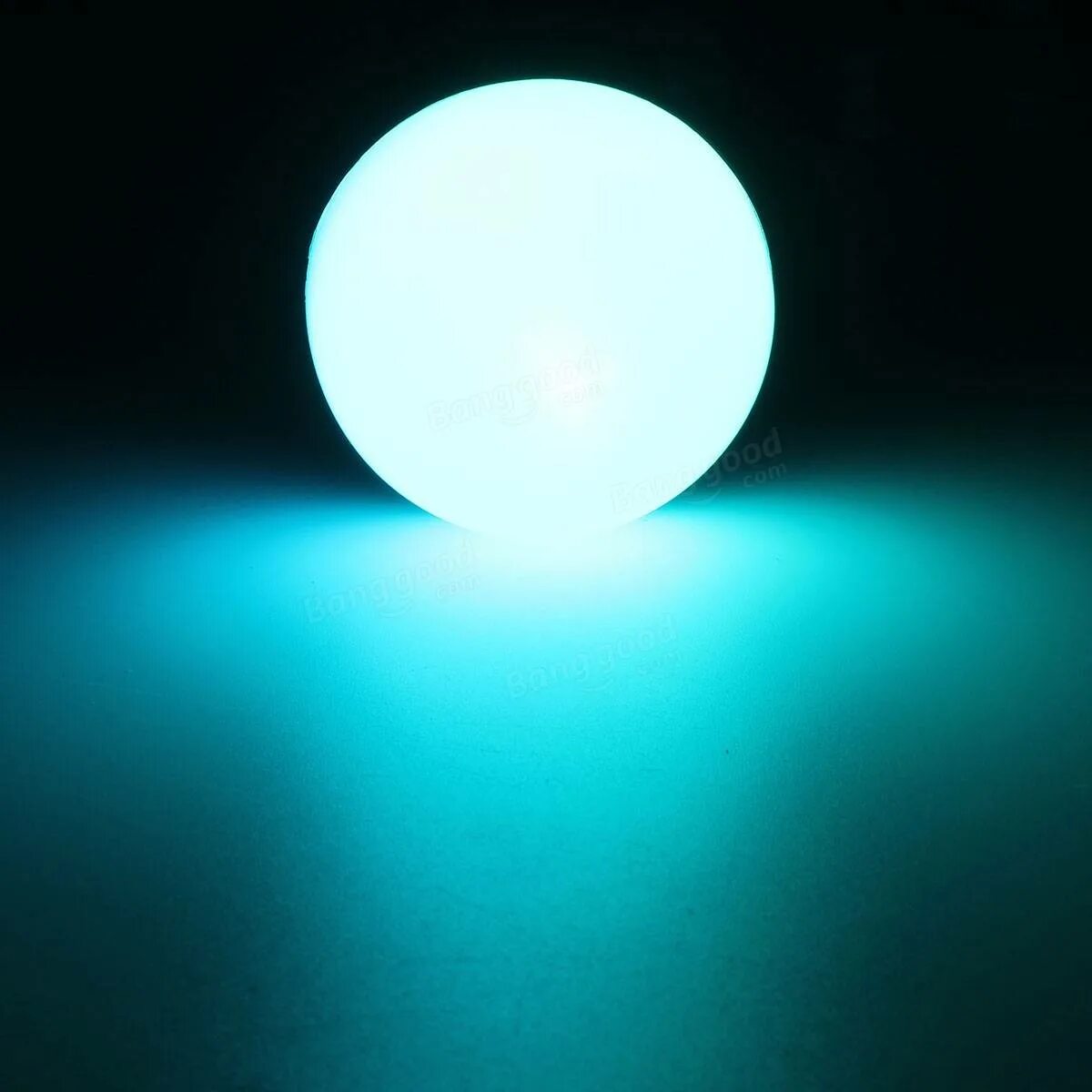 стеклянная светящаяся сфера. световая сфера. переливающийся шар. электрический плазменный шар тесла. светящиеся садовые шары.