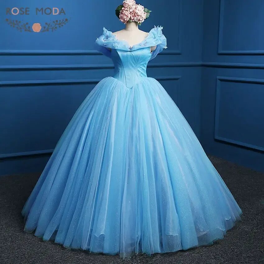 Принцесса в пышном платье. Платья золушки quinceanera. платье золушки. бальные платья. синее бальное платье.