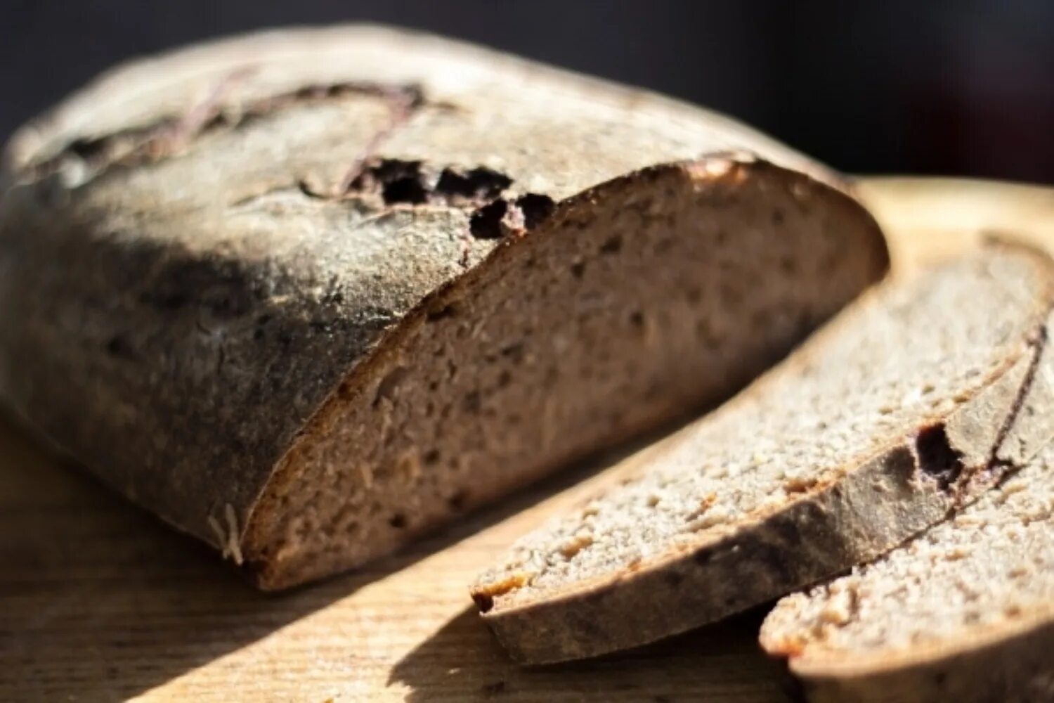 Cherni xleb. Китай переходит на ржаной хлеб. Воронежский хлеб ржаной. Датский хлеб. Хлеб ржано-пшеничный с тмином.