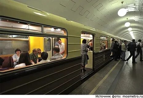 До каких ходит метро