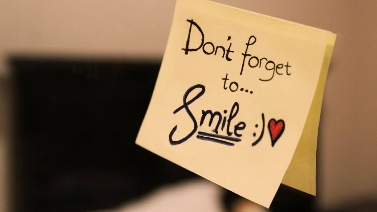 Надпись улыбка эстетика. Улыбнись на английском. Картинки с надписью smile. Улыбайся надпись. Улыбнись на английском.