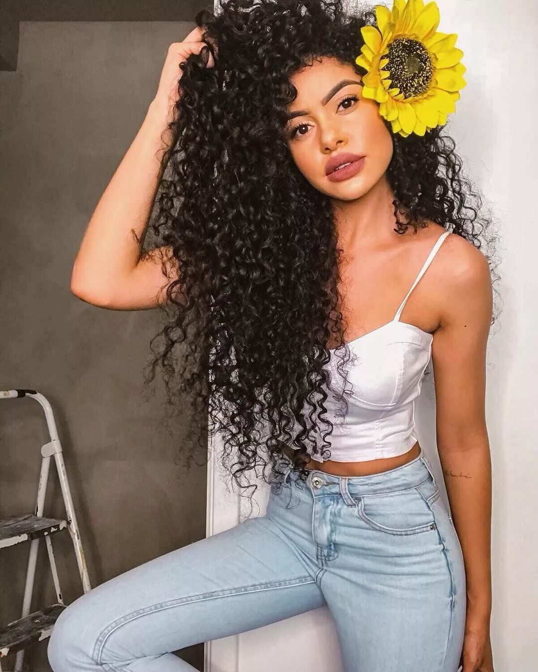 Skinny curly. Marina nery модель. Афро кудри светлые прически. Skinny curly. Сумасшедший кудрявый.