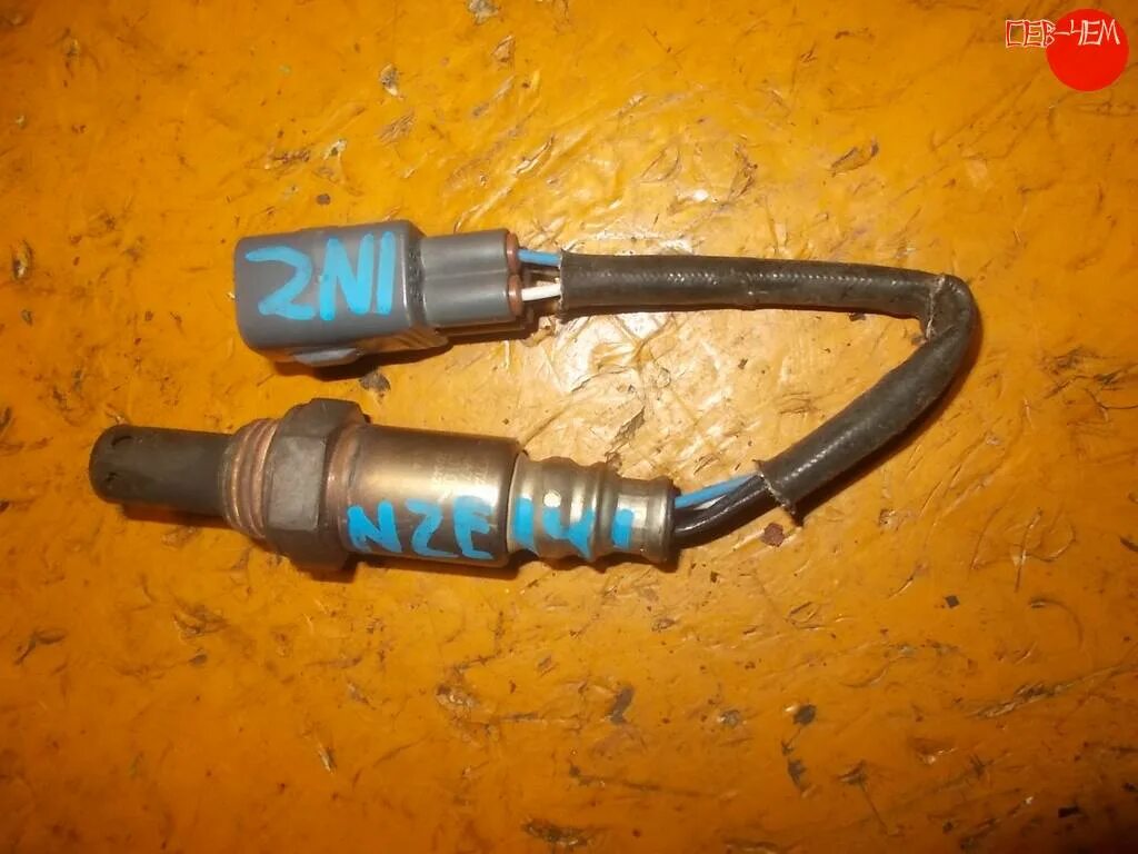 Лямбда королла 150. Лямбда зонд 1nz-fe. лямбда зонд тойота 1nz. лямбда 1 toyota fielder. лямбда зонд corolla 12.