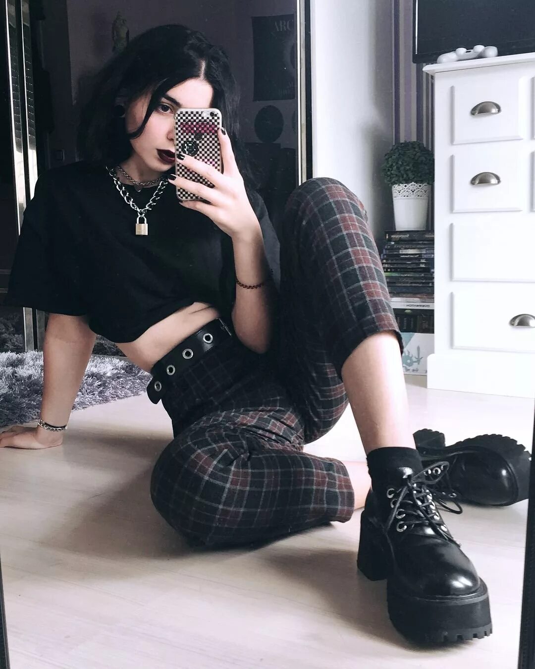 Дерзкая т. Goth outfit Грандж 2019. Goth outfit Грандж 2020 корейский. Goth outfit Грандж 2019 корейский. Стиль гот Грандж эмо.