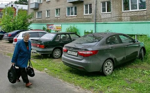Если машина стоит без номеров во дворе