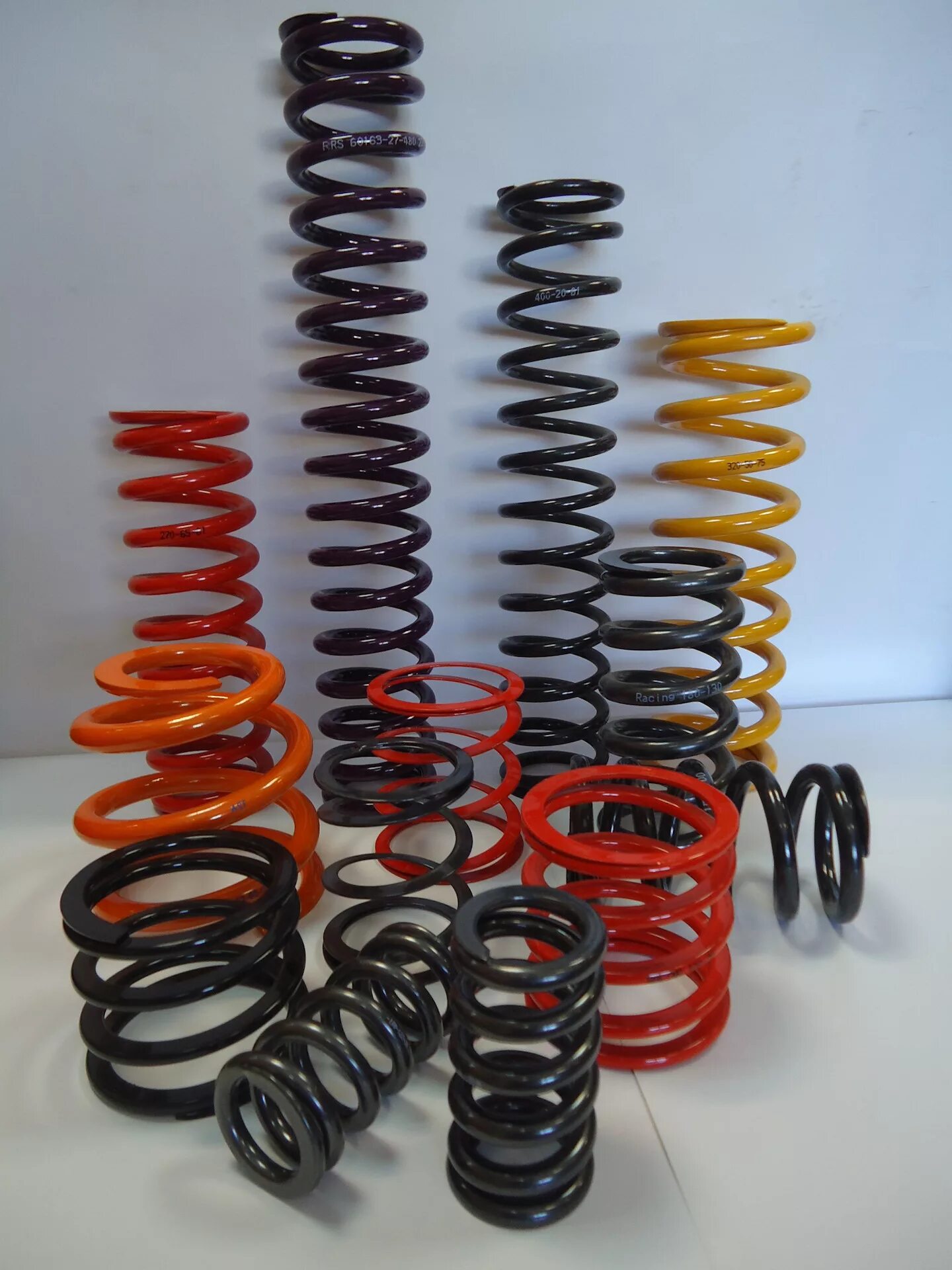 Пружины Motor Springs Merwede. Мазда МПВ 2 пружины с занижением. Пружины Лесджофорс w140. Пружины -30 Мазда BM. Пружины для автомобилей купить