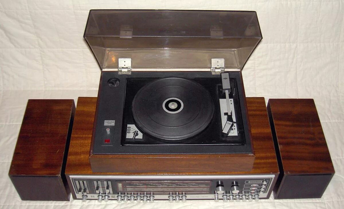 Электрофон радиотехника стерео. Радиола melodija stereo 104. melodija stereo 104 проигрыватель. радиотехника 104 стерео. радиотехника 104-проигрыватель винила.