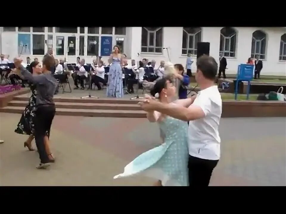 Севастопольский вальс театр луначарского. Севастопольский вальс картинки. Севастопольский вальс картинки. День победы ветераны танцуют. Севастопольский вальс танец.