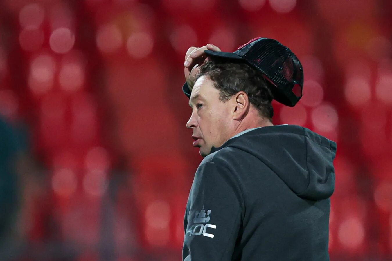 Слуцкий коммент. Леонид ильченко тренер. Слуцкий рубин 2022. Слуцкий коммент. Леонид слуцкий рубин 2022.