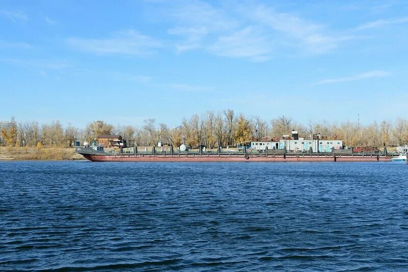 Волгоград прогулки по волге 2025. Прогулка по волге волгоград. прогулка на катере волгоград. речные прогулки в волгограде 2025. по волге с ветерком.