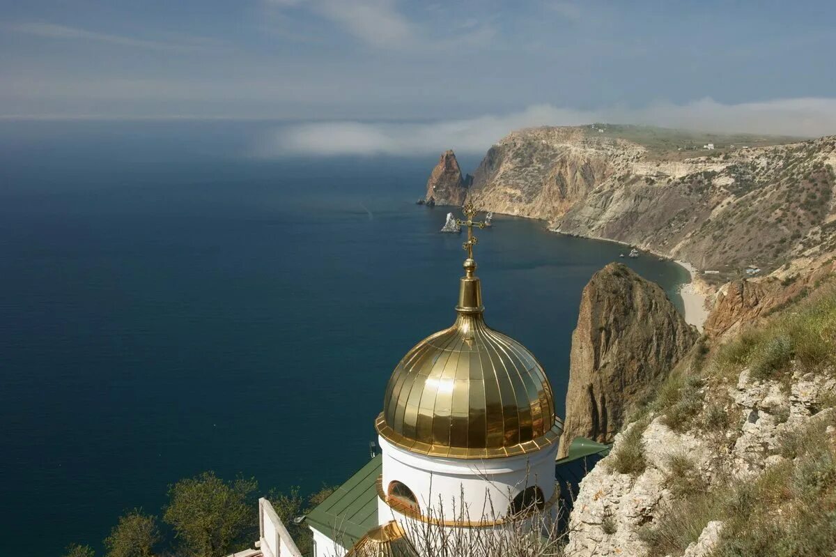 Храм Георгия Победоносца в Крыму мыс Фиолент. Свято Георгиевский монастырь мыс Фиолент. Георгиевский монастырь Севастополь Фиолент. Мыс Фиолент храм Святого Георгия. Как называются святые места