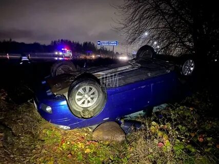 Опрокидывание автомобиля на повороте