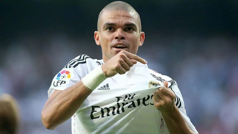 Пепе футболист. Pepe real Madrid. Футболист Pepe real Madrid. Пепе футболист злой. Сколько лет пепе