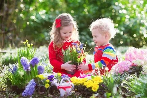 My sister work in the garden