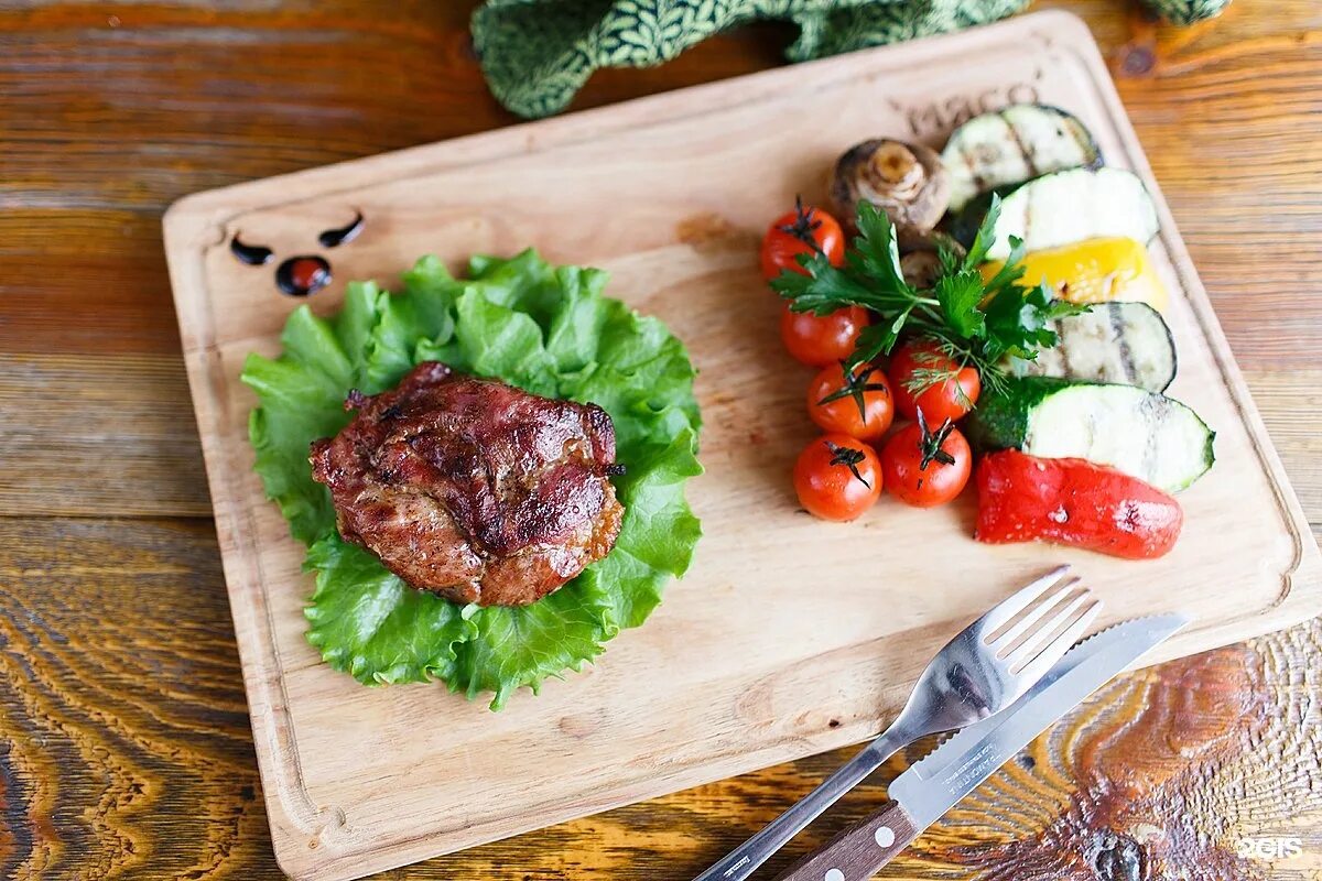 Ромеро стейк барнаул взлетная. Кафе жадина говядина екатеринбург. Стейк паб. Стейк паб. Прайм стейк.