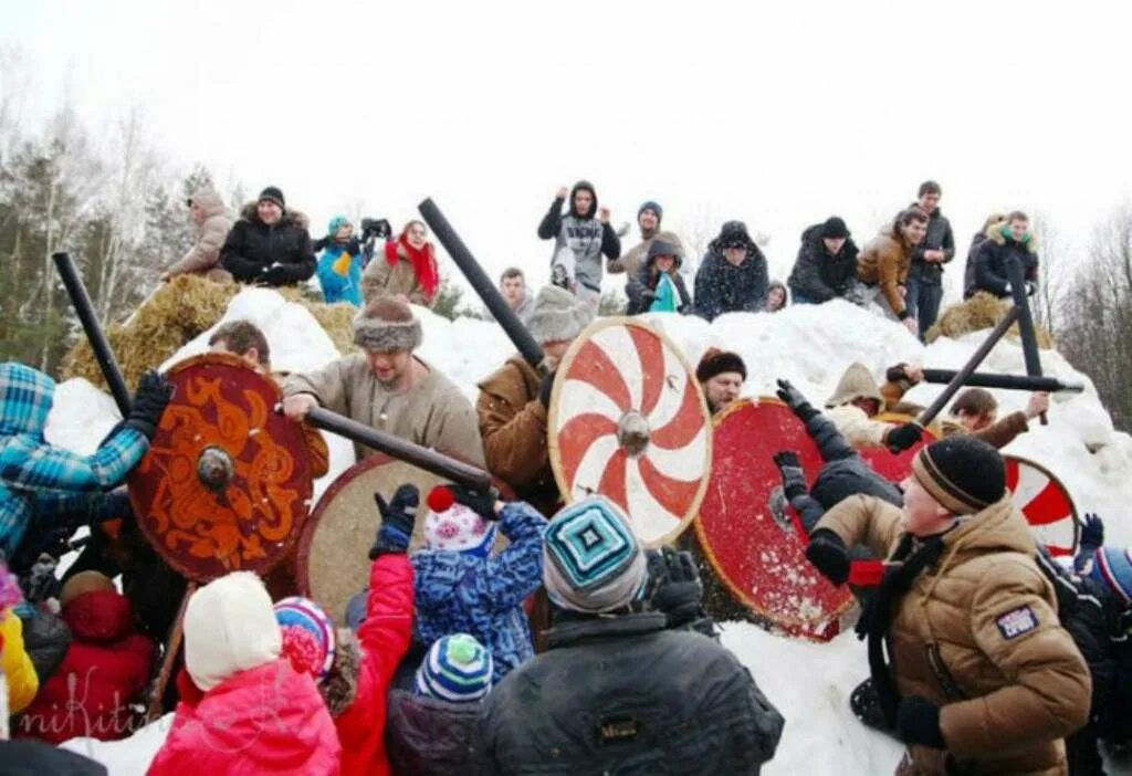 Масленица в одинцовском районе. Захарово усадьба Масленица. Масленица Снежная крепость. Взятие снежной крепости. Взятие снежной крепости на Масленицу.