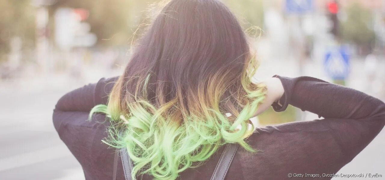 Когда можно красить волосы в апреле. Осветлённые кончики волос. Зеленые кончики на русых волосах. Покрашенные кончики волос у русых. Осветление кончиков волос детям.