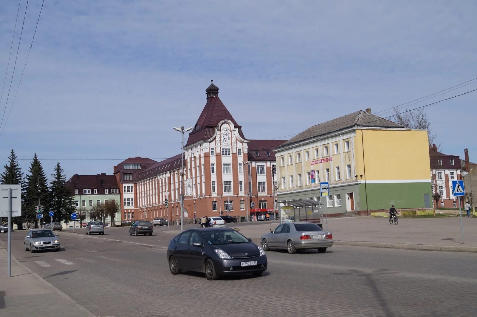 Калининград город Гусев. Город гусее Гусеве Калининградской области. Площадь в Гусеве Калининградской области. Центральная площадь Гусев Калининградская область.