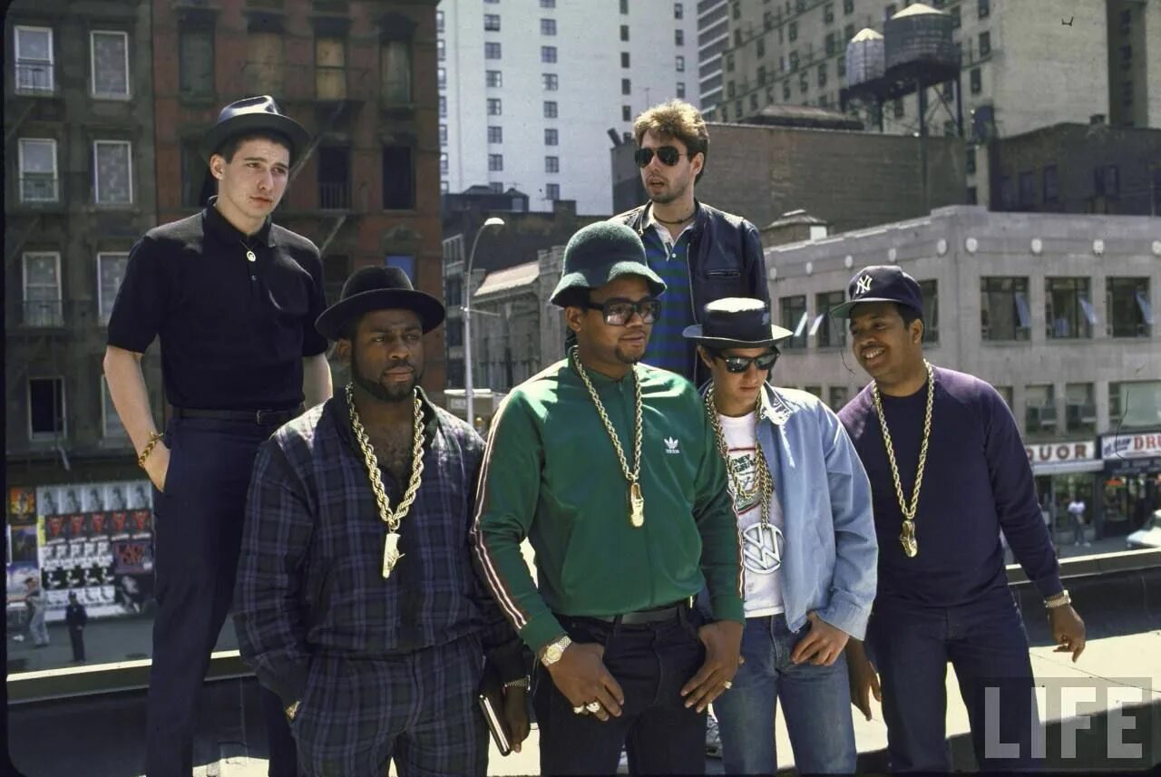 M c run. Run dmc группа. run dmc 80s. beastie boys run dmc. run dmc с beastie boys, 1987.