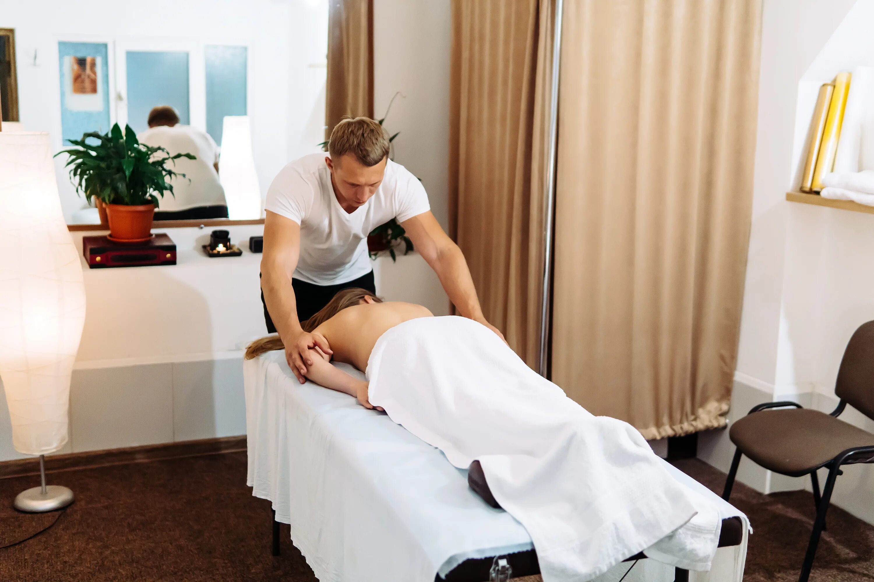 массажист сочи. массажисты ялты. массажисты ялты. женщина уролог массаж. массажист красавчик.