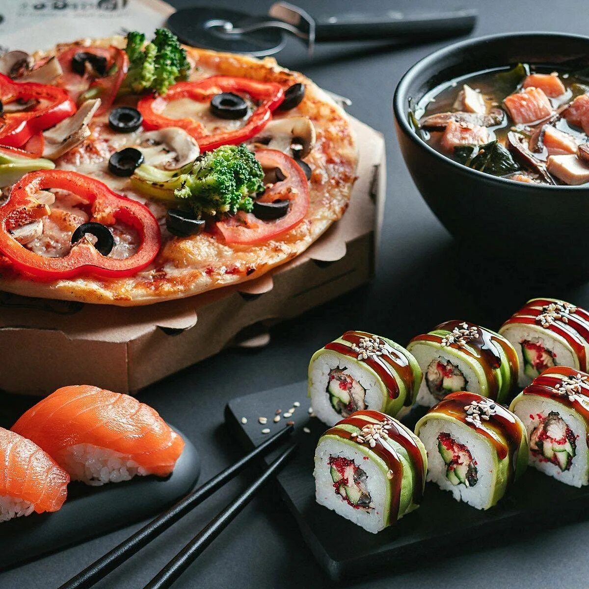 Вкусная еда в центре. Вкусная еда в центре