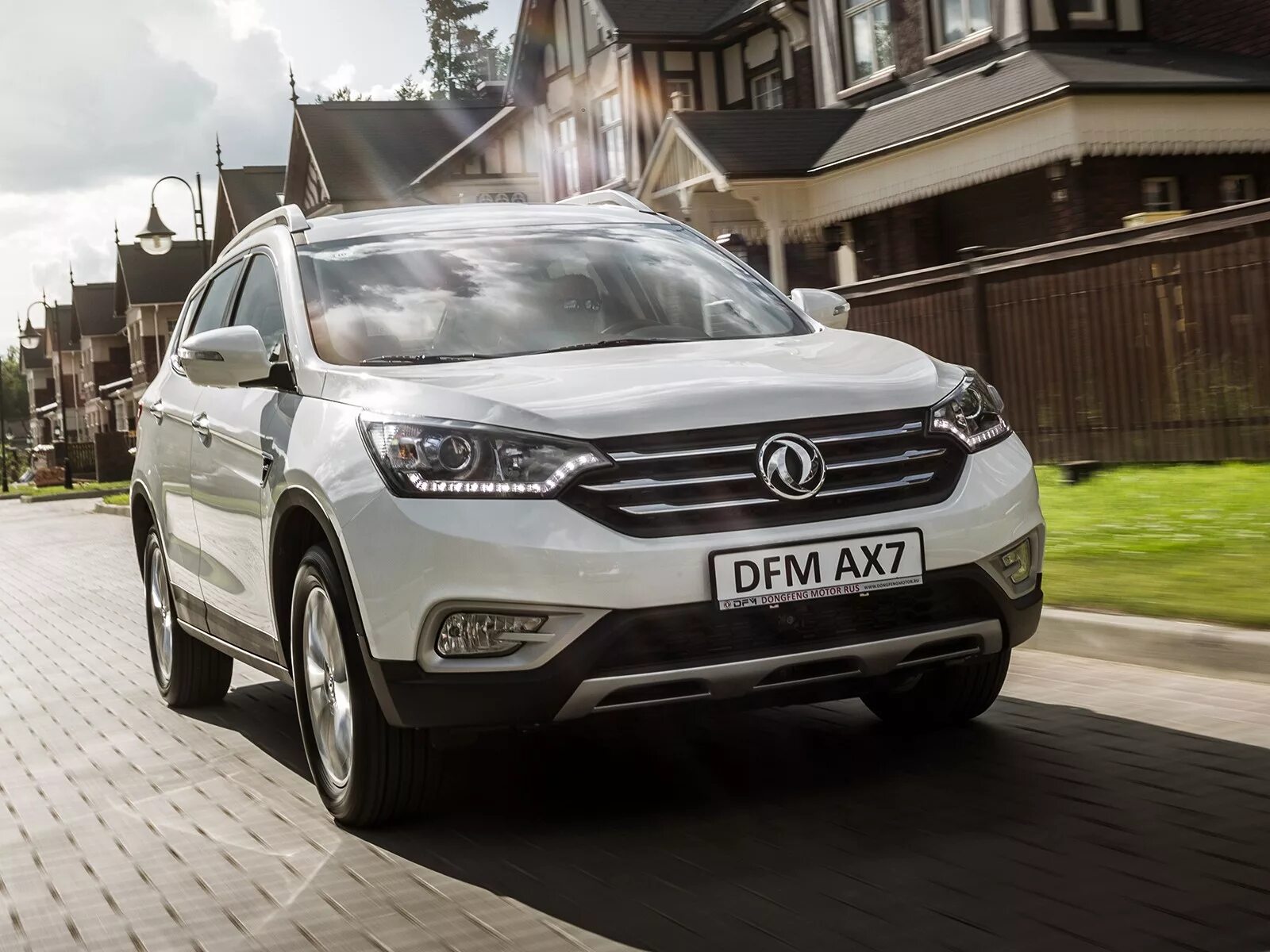 Донг фенг dfm сайт. Донг фенг ax7. dongfeng dfm ax7. донг фенг ax7 серебристый. донг фенг ах7 2025.