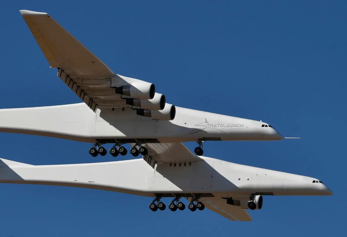 Самый большой самолет в мире. Боинг Stratolaunch. Самый гигантский самолет в мире. Старта Stratolaunch. Stratolaunch и ан225.