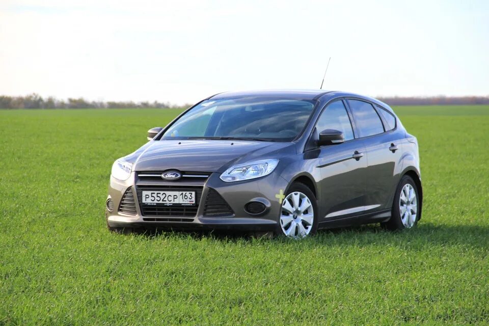 Купить форд в рязани. Ford Focus III хэтчбек 1.6l*. Lunar Sky Ford Focus 3. Ford Focus 3 хэтчбек Midnight Sky. Ford для поля.