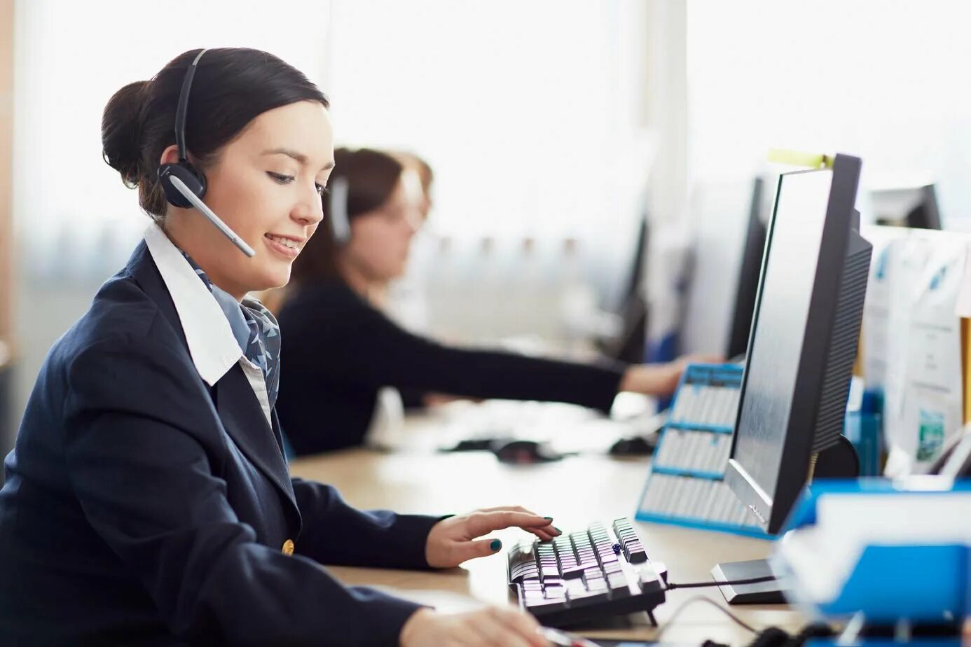 Диспетчер службы спасения 112. Горячая телефонная линия. Оператор эвм. Оператор электронных заявок. Справочная служба.