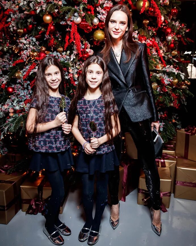 Дочка елочка. Дочка елочка. Ёлка певица. Дочери певицы елки. Дочка елочка.