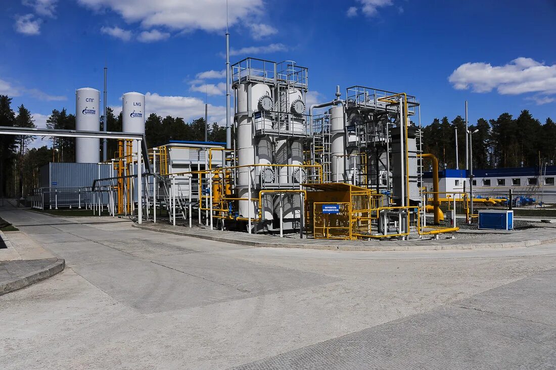 Завод производитель газ. Малотоннажный завод спг. завод сжижения природного газа. спг канюсята. тобольск спг завод.