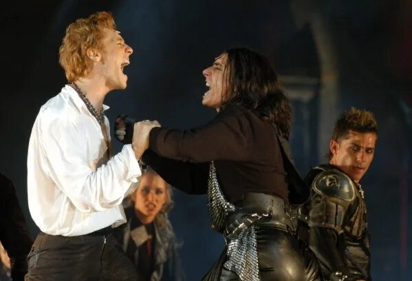 Меркуцио ромео и джульетта. Меркуцио и тибальт. Джон эйзен меркуцио 2010. Меркуцио ромео и джульетта. Золтан берецки меркуцио.