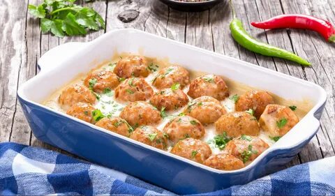 Куриные биточки в духовке