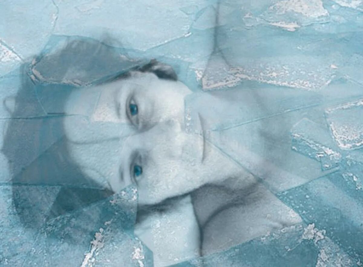 Монстр во льду. Нашли замороженную девушку во льду. Монстры антарктиды. Нашли замороженную девушку во льду. Нашли замороженную девушку во льду.