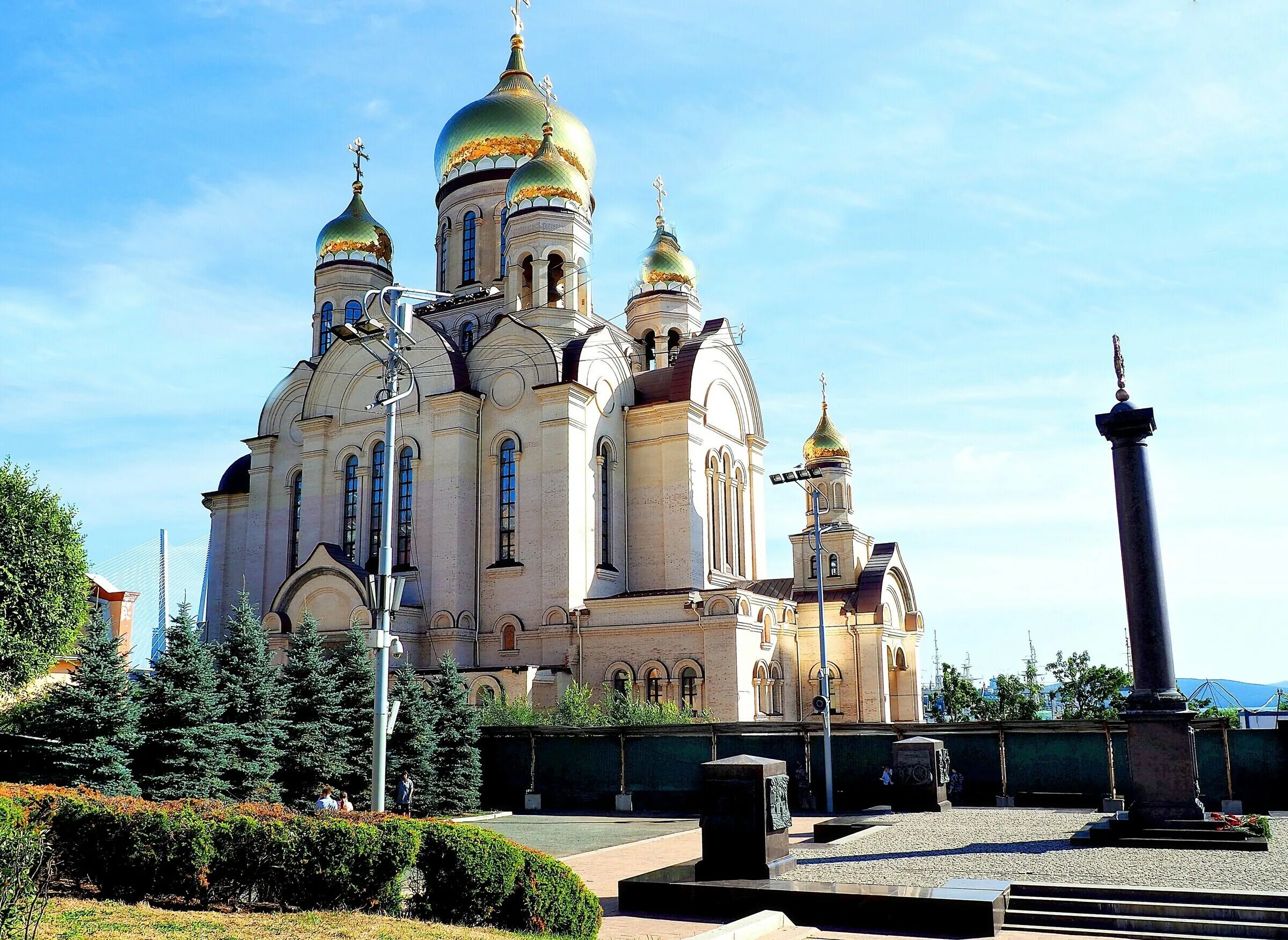 Храм в хосте сочи. Церковь преображения господня геленджик. Свтопреображенский собор донецк. Свято-преображенский храм ивано-франковск. Храм святого преображения.