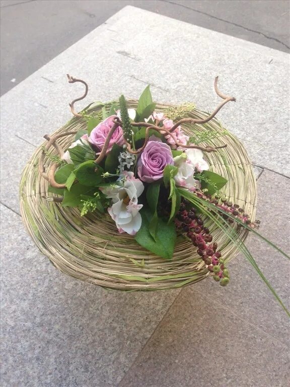Декоративные каркасы для букетов. Букет с ветками. Каркас композиции. Аспидистра берграс. Флористические композиции.