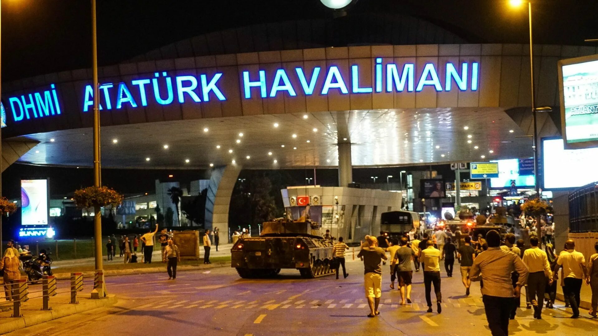 Стамбул аэропорт ceo34. Аэропорт стамбула ночью. Аэропорт стамбула ночью. Аэропорт сабиха гёкчен стамбул. Аэропорт сабиха гёкчен стамбул.