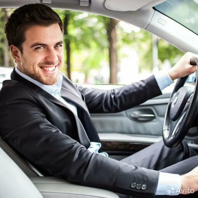 Водитель специалист. Работа на своем личном автомобиле. Работа на своем личном автомобиле. Курьер с личным автомобилем. Автокурьер девушка.