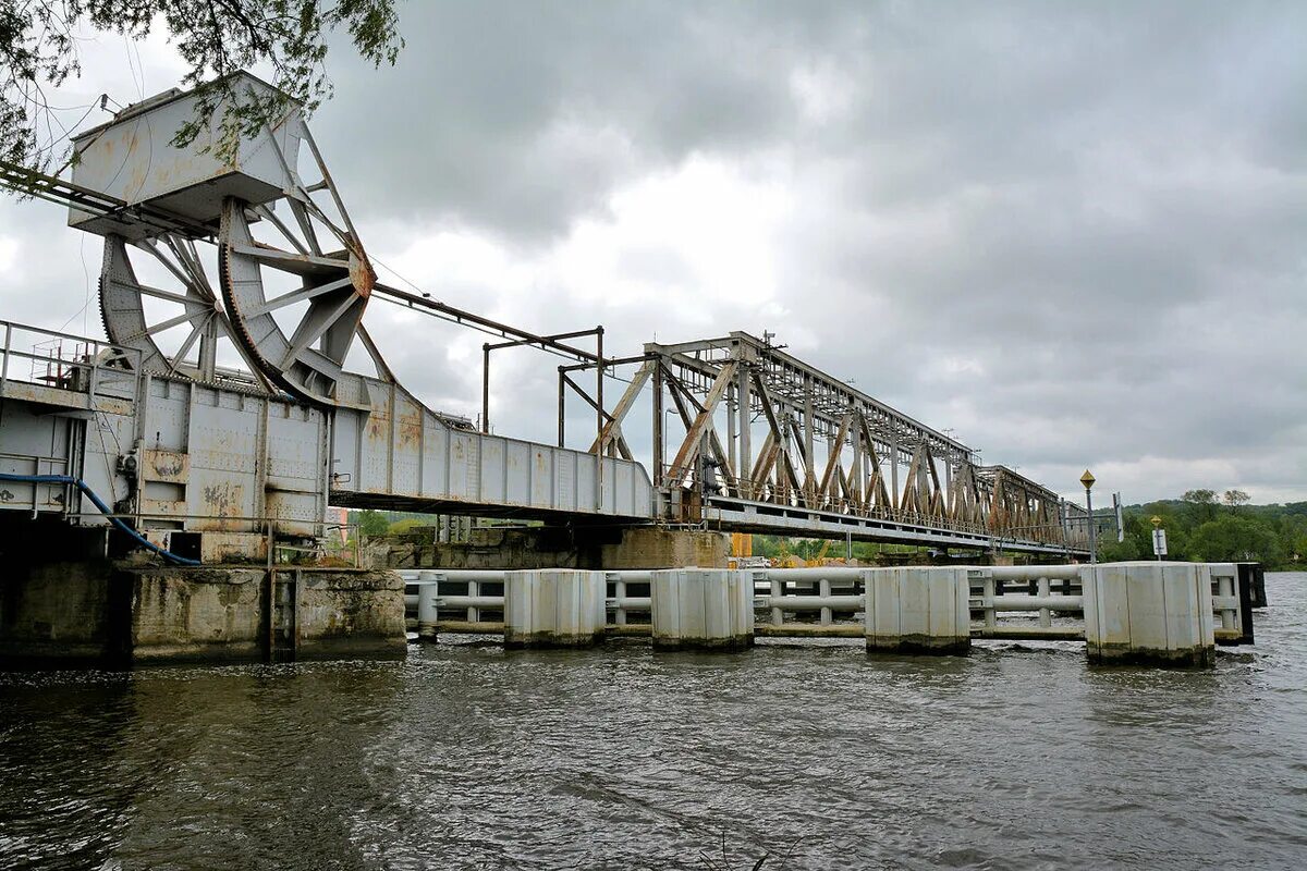 Мостоу. Мост Щецина. Мост 2003. Мост Гарабедиан.