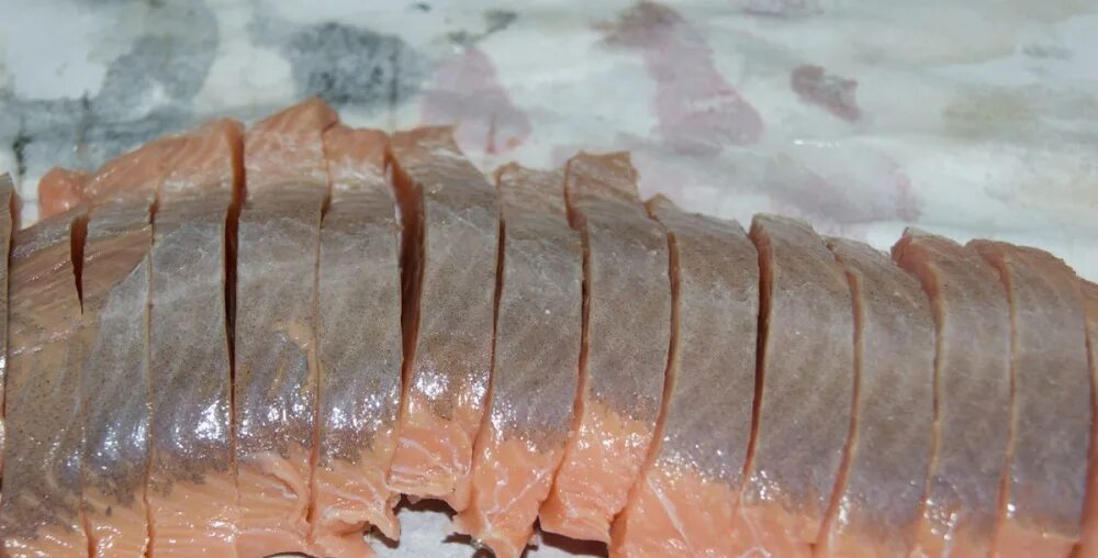 Как быстро засолить филе горбуши. Горбуша соленая кусочками. засолить горбушу кусочками. горбуша ррк кусок соленая. рик горбуша слабосоленая ломтики.