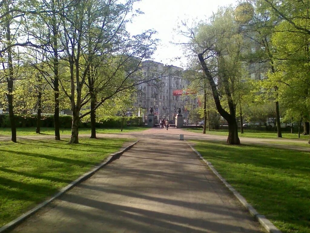 Московский парк победы аллея героев. Парки на московской спб. Парки на московской спб. Московский парк победы санкт-петербург. Московский парк победы санкт-петербург.