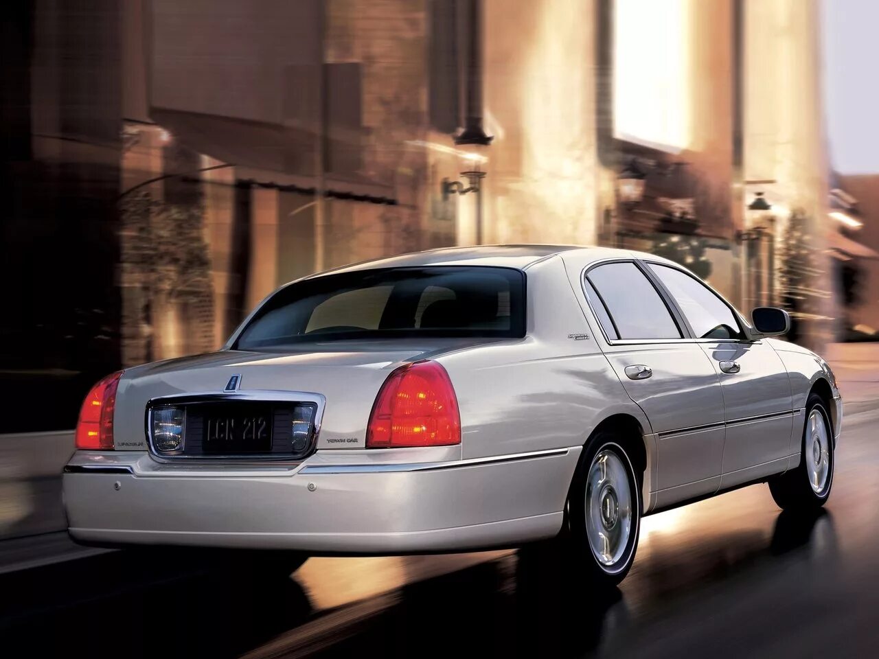 Town car 3. Lincoln Town car 2011. Lincoln Town car 2003. Lincoln Town car 2008. 2003—2011 Lincoln Town car.